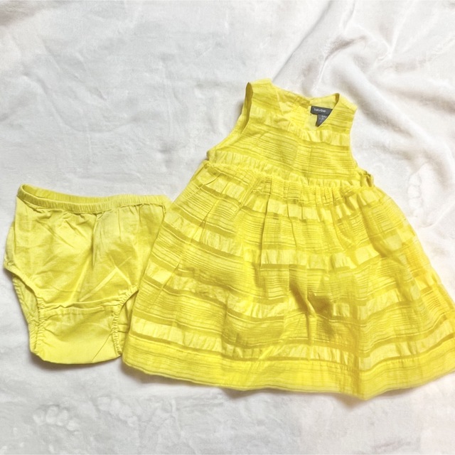 babyGAP(ベビーギャップ)のベビーギャップ　イエロー　ワンピース　80 キッズ/ベビー/マタニティのベビー服(~85cm)(ワンピース)の商品写真