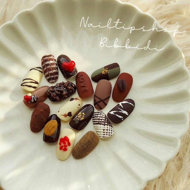 チョコレートアソートネイル ハンドメイドのアクセサリー(ネイルチップ)の商品写真