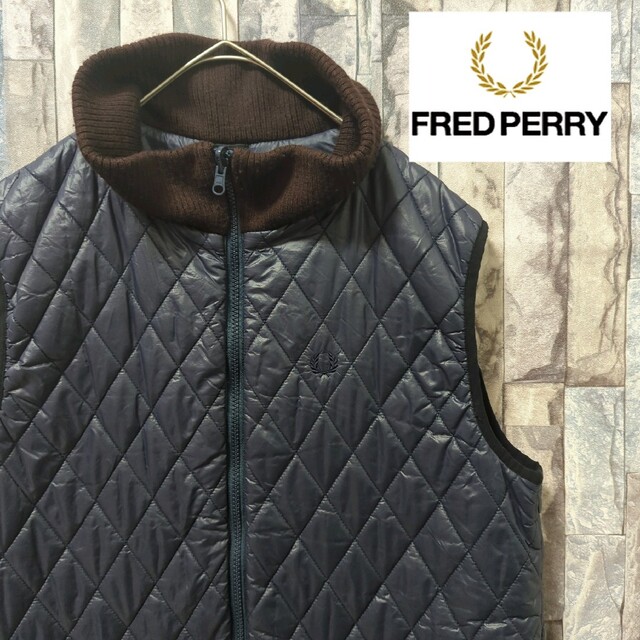 フレッドペリー　FREDPERRY ダウンベスト　アウター