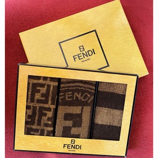 FENDI - 新品　大人気　FENDIタオルハンカチ3枚セット