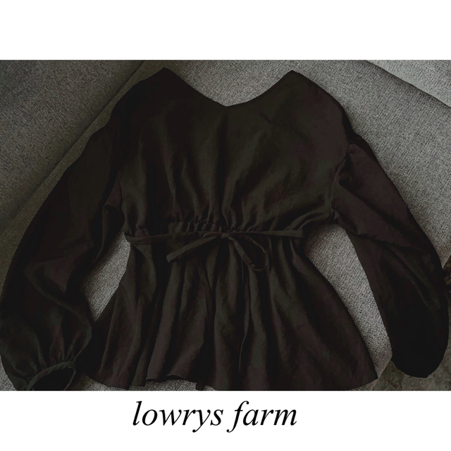 LOWRYS FARM(ローリーズファーム)のローリーズファーム　カシュクールブラウス　ブイネック　 レディースのトップス(シャツ/ブラウス(長袖/七分))の商品写真