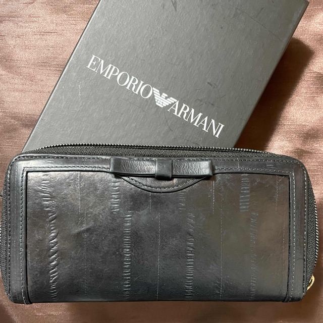 Emporio Armani(エンポリオアルマーニ)のラウンドファスナー長財布　ブラック レディースのファッション小物(財布)の商品写真