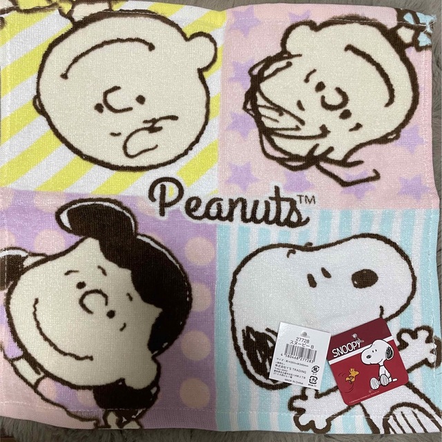 SNOOPY(スヌーピー)のSNOOPYハンドタオル（未使用） エンタメ/ホビーのアニメグッズ(タオル)の商品写真