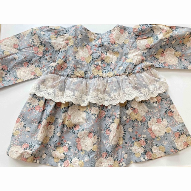 futafuta(フタフタ)のcottoli コトリブラウス 花柄 95 未使用 バースデイ キッズ/ベビー/マタニティのキッズ服女の子用(90cm~)(ブラウス)の商品写真