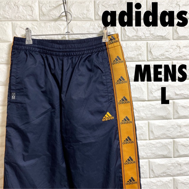 adidas(アディダス)のアディダス　冬用シャカシャカパンツ　トレーニングパンツ　メンズLサイズ メンズのパンツ(その他)の商品写真