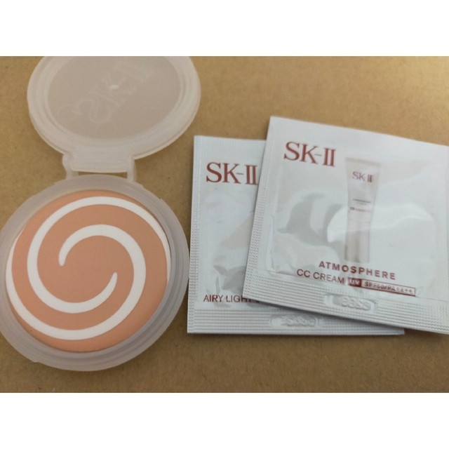 SK-II(エスケーツー)のSK-IIセルミネーションエッセンスインファンデーション220 コスメ/美容のベースメイク/化粧品(ファンデーション)の商品写真