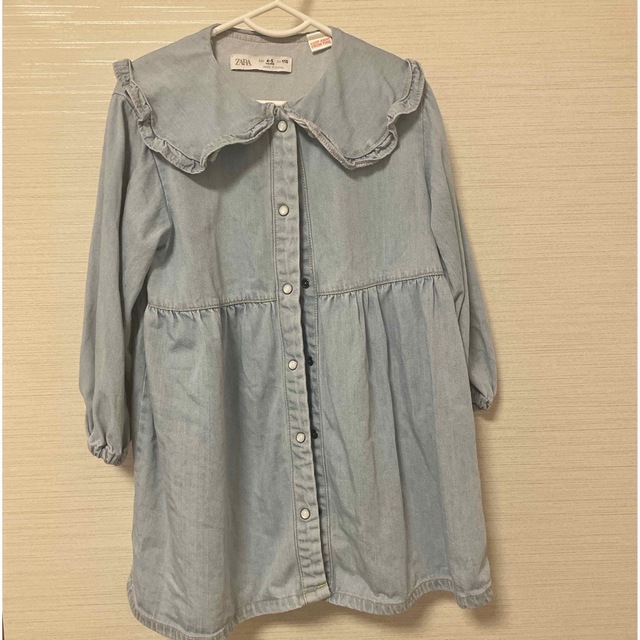 ZARA KIDS(ザラキッズ)のZARA ベビー　デニムワンピース キッズ/ベビー/マタニティのキッズ服女の子用(90cm~)(ワンピース)の商品写真