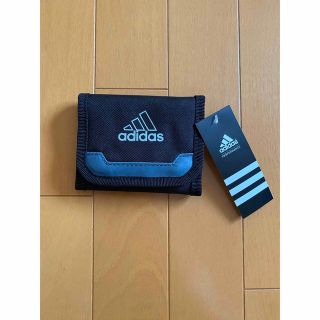 アディダス(adidas)の【タグ付き新品未使用】adidas 財布(折り財布)