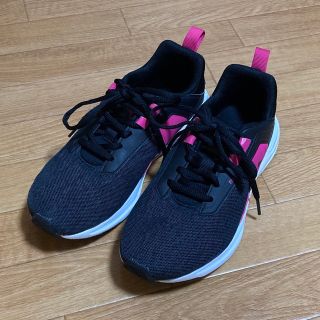 プーマ(PUMA)のpuma スニーカー ランニングシューズ 22.5(スニーカー)