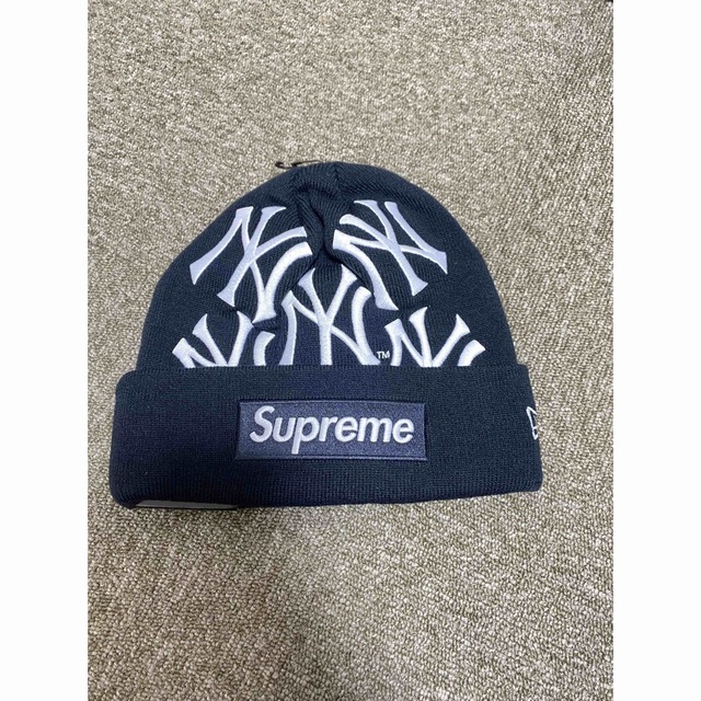 NEW ERA ニューエラー　ニット帽　supremeコラボ　ヤンキース