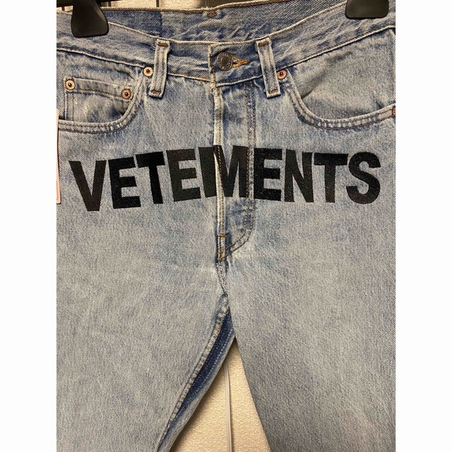 新品　vetements ロゴ　刺繍　デニム　リーバイス