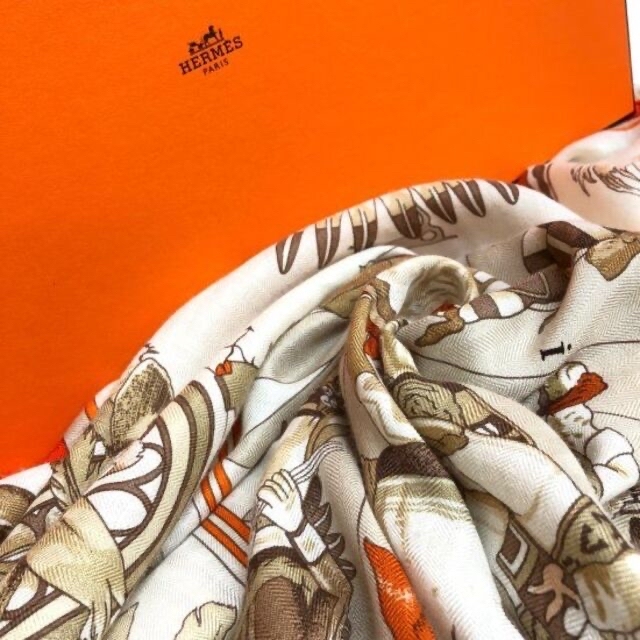 人気ブランド新作豊富 Hermes - カシミヤ・シルク 【HERMES】カレジュアン　カチナ　140x140 バンダナ+スカーフ