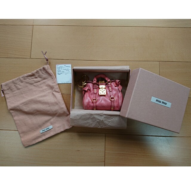 miumiu(ミュウミュウ)のmiu miu バッグ チャーム レディースのファッション小物(キーホルダー)の商品写真