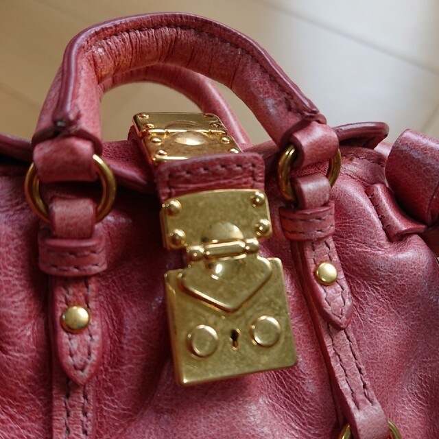 miumiu(ミュウミュウ)のmiu miu バッグ チャーム レディースのファッション小物(キーホルダー)の商品写真