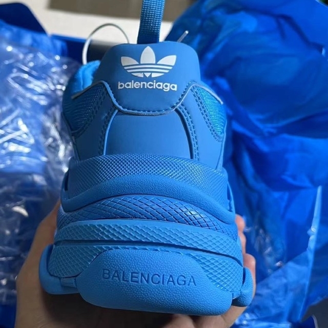 Balenciaga(バレンシアガ)のバレンシアガ  アディダス　balenciaga adidas トリプルS メンズの靴/シューズ(スニーカー)の商品写真