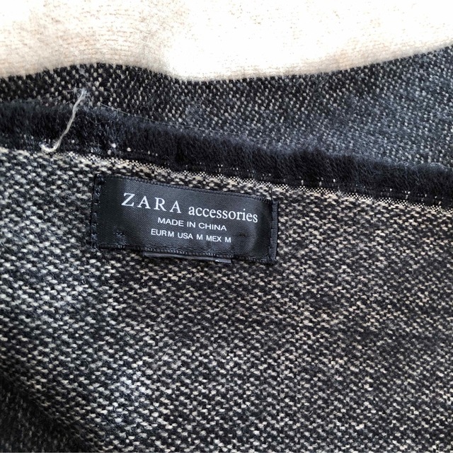 ZARA(ザラ)の美品　未使用　ザラ　ショール レディースのファッション小物(マフラー/ショール)の商品写真