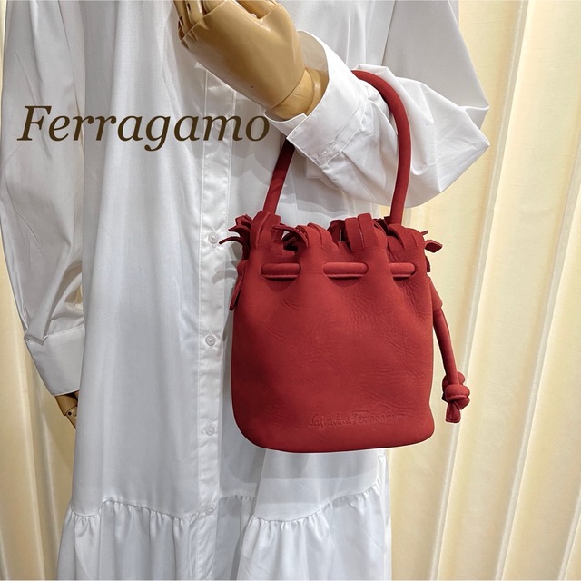 美品》Ferragamo（フェラガモ）レザー ハンドバッグ レッド系 赤-