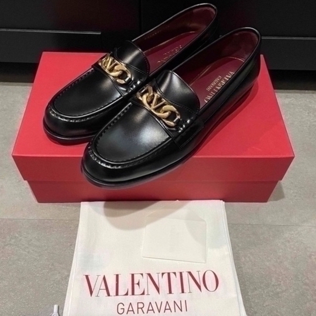 VALENTINO ヴァレンティノ ローファー 革靴 Vロゴ ブラック ゴールド