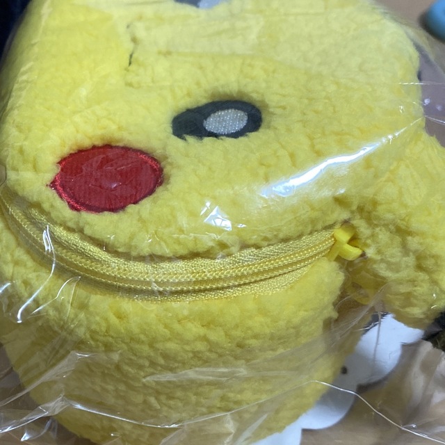 ピカチュウ  ポーチ エンタメ/ホビーのおもちゃ/ぬいぐるみ(キャラクターグッズ)の商品写真