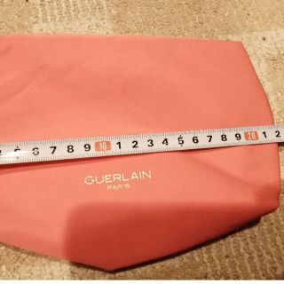 ゲラン(GUERLAIN)の再値下　未使用　GUERLAIN(ゲラン)ノベルティポーチ　フランス製(ノベルティグッズ)