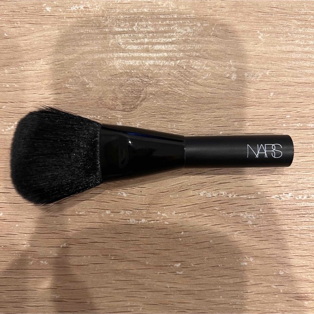 NARS(ナーズ)の【NARS】チークブラシ（非売品特製サイズ） コスメ/美容のメイク道具/ケアグッズ(ブラシ・チップ)の商品写真