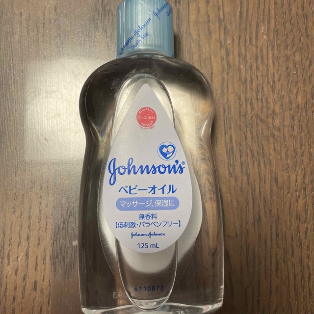 Johnson's(ジョンソン)の[新品・未開封]ジョンソン　ベビーオイル　125ml キッズ/ベビー/マタニティの洗浄/衛生用品(ベビーローション)の商品写真