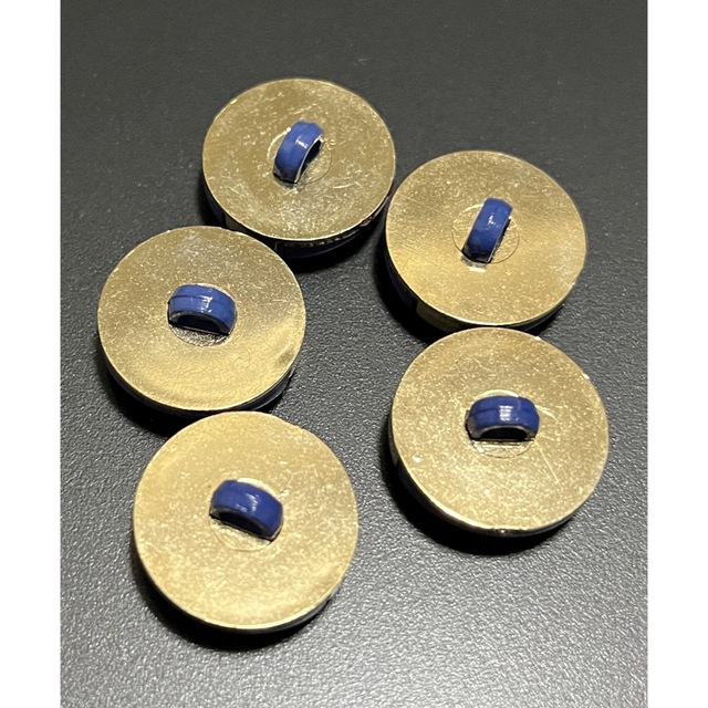 レトロボタン ブルー5個 ハンドメイドの素材/材料(各種パーツ)の商品写真
