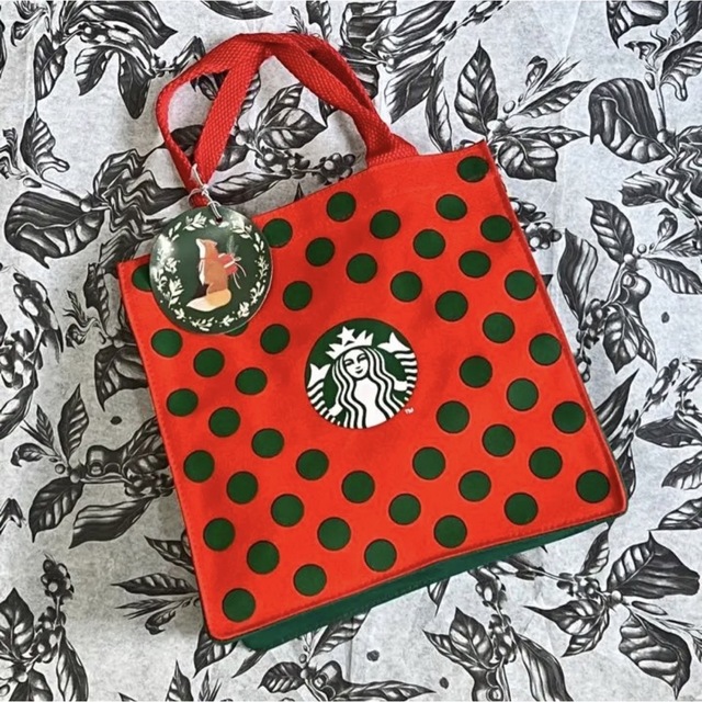 Starbucks Coffee(スターバックスコーヒー)のノリさま専用　　海外　スターバックス　ホリデー　水玉　トート レディースのバッグ(トートバッグ)の商品写真