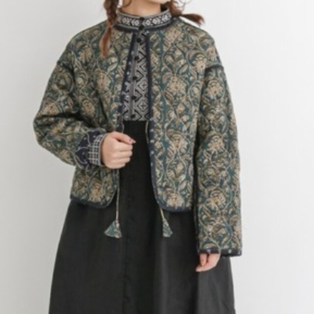 格安新品 新品 TSUHARU フラワー柄キルトリバーシブルジャケット www