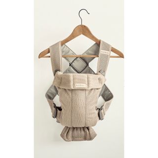 ベビービョルン(BABYBJORN)の新中古　ベビービョルン　抱っこ紐(抱っこひも/おんぶひも)