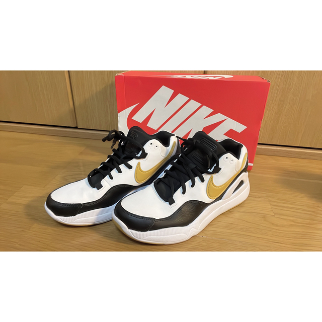 NIKEダッドスニーカー