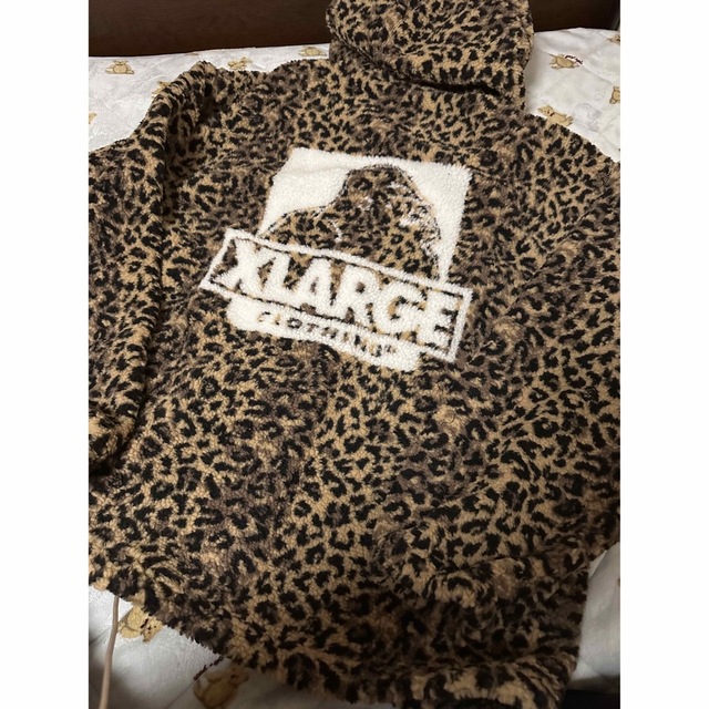 【新品、タグ付き】【XL】X-LARGE　ボアジャケット　ヒョウ柄　ビッグロゴ