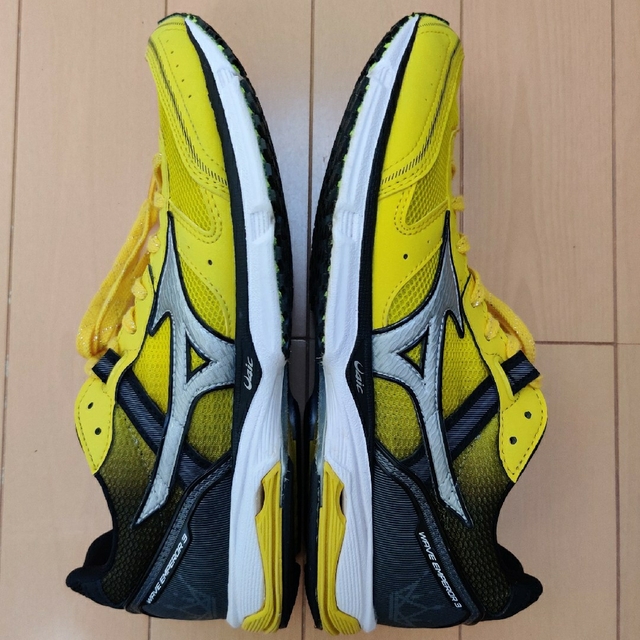 MIZUNO(ミズノ)のMIZUNO ランニングシューズ ウエーブエンペラー3 WIDE 25.5 スポーツ/アウトドアのランニング(シューズ)の商品写真