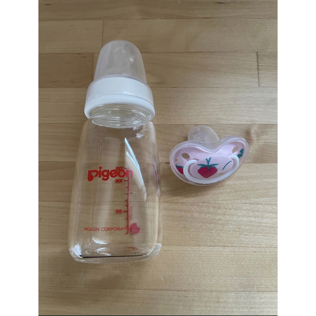 Pigeon(ピジョン)のガラス哺乳瓶、おしゃぶりセット Pigeon  ピジョン哺乳瓶 キッズ/ベビー/マタニティの授乳/お食事用品(哺乳ビン)の商品写真