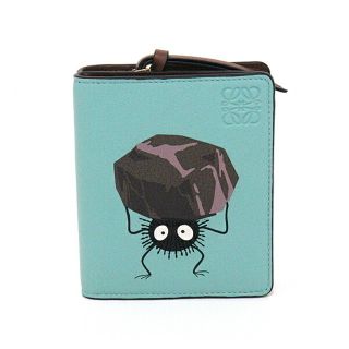 LOEWE ロエベ バーティカル ジップアラウンドコンパクトウォレット 千と千尋の神隠しコラボ ススワタリ まっくろくろすけ コンパクト財布 スタジオジブリ 二つ折り 財布 ミントグリーン ブラウン ゴールド金具 未使用品 LOEWE ロエベ バーティカル ジップアラウンドコンパクトウォレット 千と千尋の神隠しコラボ ススワタリ まっくろくろすけ コンパクト財布 スタジオジブリ 二つ折り 財布 ミントグリーン ブラウン ゴールド金具 未使用品
