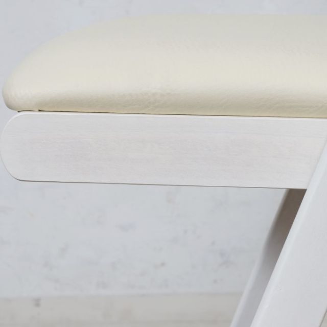 【新品】 折りたたみ椅子 フェイクレザー アウトレット 1脚 インテリア/住まい/日用品の椅子/チェア(折り畳みイス)の商品写真