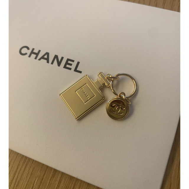 CHANEL(シャネル)のシャネル　ホリデーチャーム レディースのアクセサリー(チャーム)の商品写真