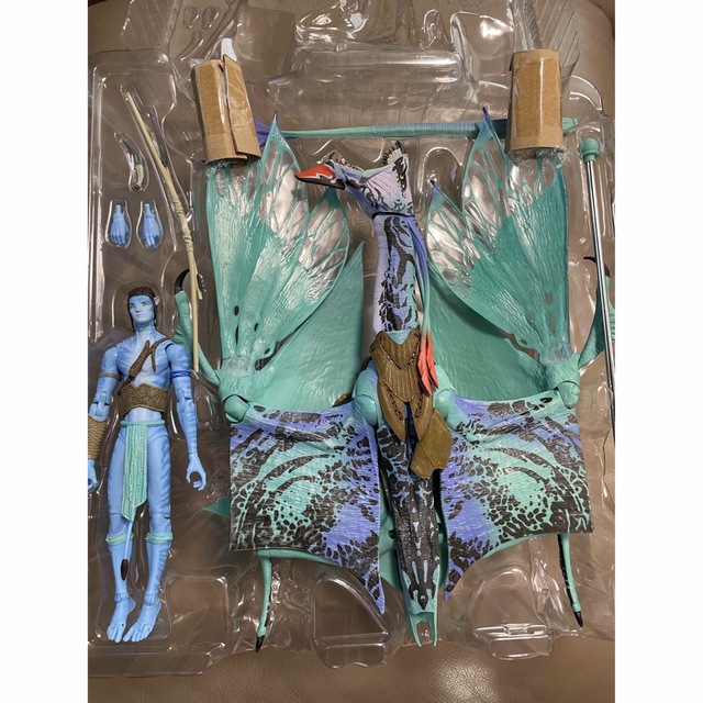 新品】Jake Sully & Banshee アバター フィギュアの通販 by and 新品】Jake Sully & Banshee アバター フィギュアの通販 by and
