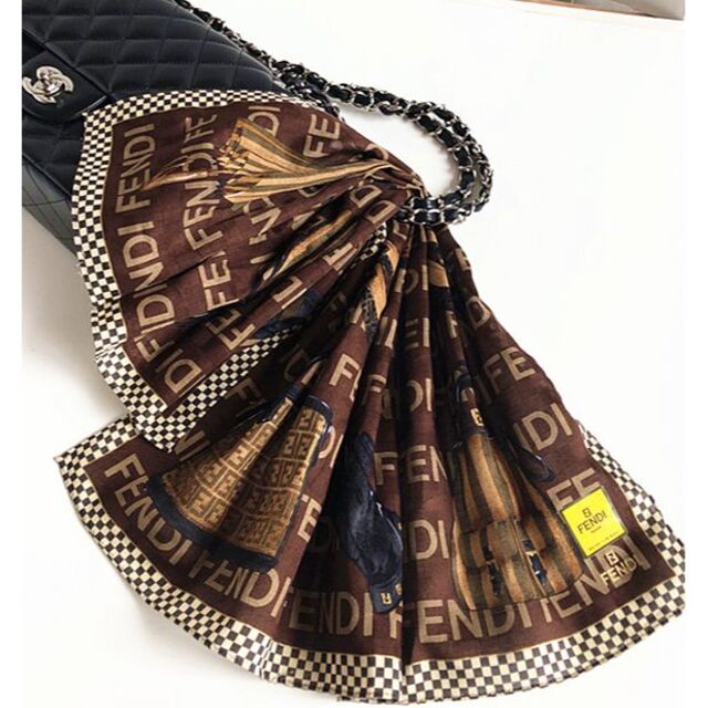 FENDI(フェンディ)の【レア柄】大人気上品なFENDIフェンディ★ズッカ柄バッグ靴柄 大判 ハンカチ レディースのファッション小物(ハンカチ)の商品写真