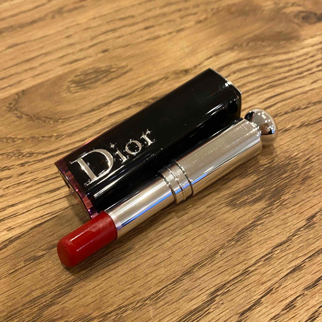 Dior(ディオール)のDior アディクトラッカースティック 857 ハリウッド レッド コスメ/美容のベースメイク/化粧品(口紅)の商品写真