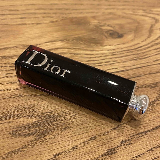 Dior(ディオール)のDior アディクトラッカースティック 857 ハリウッド レッド コスメ/美容のベースメイク/化粧品(口紅)の商品写真