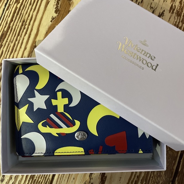 Vivienne Westwood(ヴィヴィアンウエストウッド)のヴィヴィアン折り財布 レディースのファッション小物(財布)の商品写真