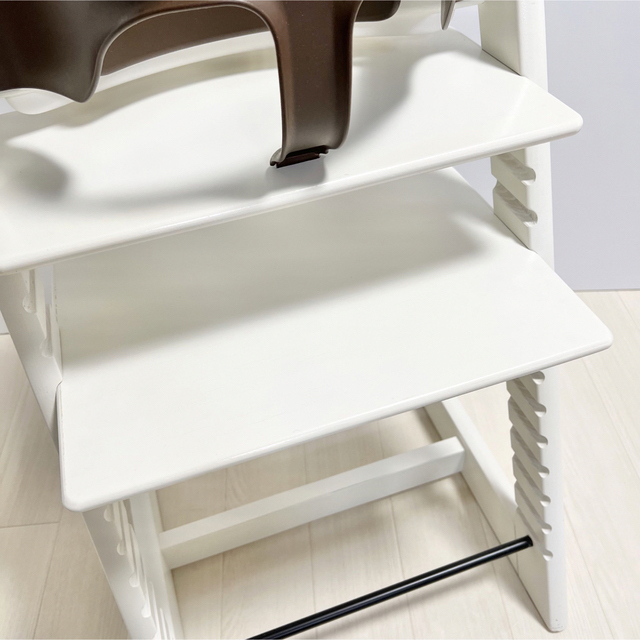 Stokke(ストッケ)の★ベビーセット、ストレージ付き★ストッケ トリップトラップ ホワイト キッズ/ベビー/マタニティの寝具/家具(その他)の商品写真