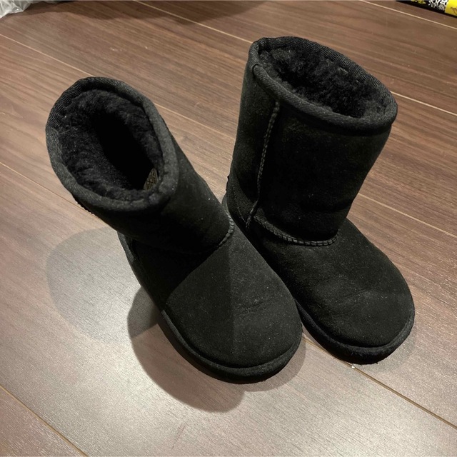 UGG(アグ)のUggのブーツ キッズ/ベビー/マタニティのキッズ靴/シューズ(15cm~)(ブーツ)の商品写真