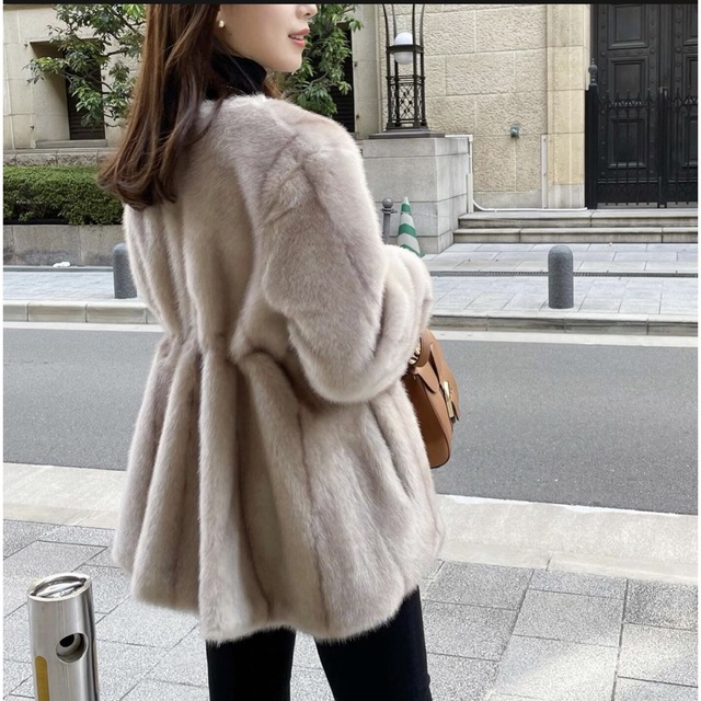 レディースENEU エヌー back gather fake fur coat