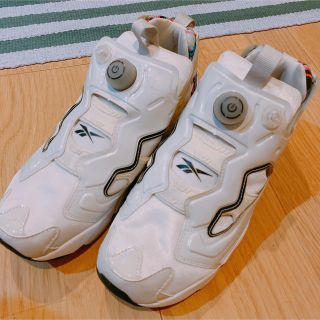 リーボック(Reebok)の値下げ中！【Reebok】スニーカー　ポンプフューホワイト25.0cm(スニーカー)