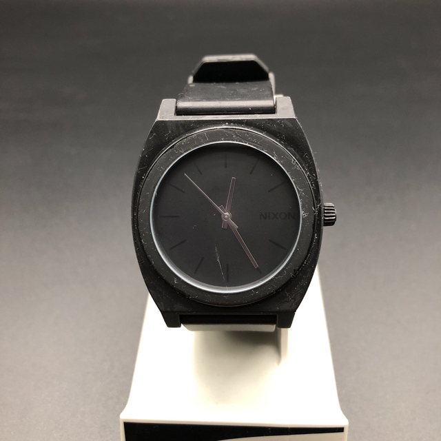 NIXON　腕時計　ブラック