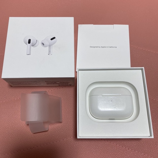 Apple純正 Airpods pro ワイヤレス充電器ケース 新品イヤホン