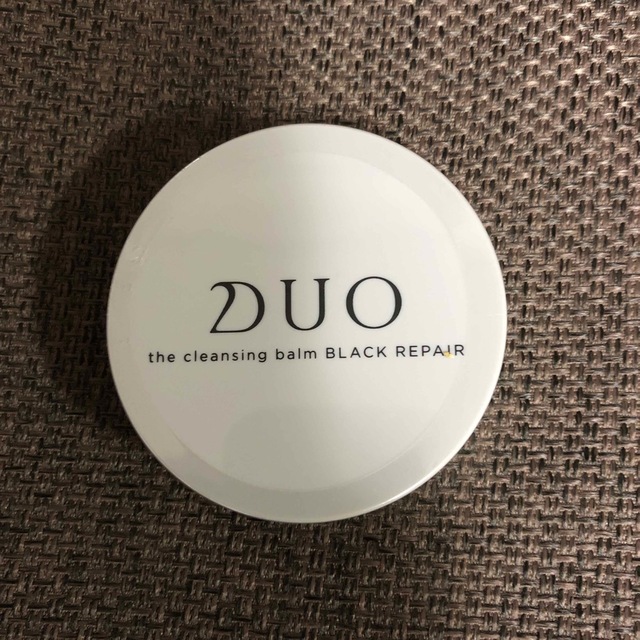 DUO(デュオ)の未使用品　DUO クレンジングバーム　ブラックリペア　20g コスメ/美容のスキンケア/基礎化粧品(クレンジング/メイク落とし)の商品写真