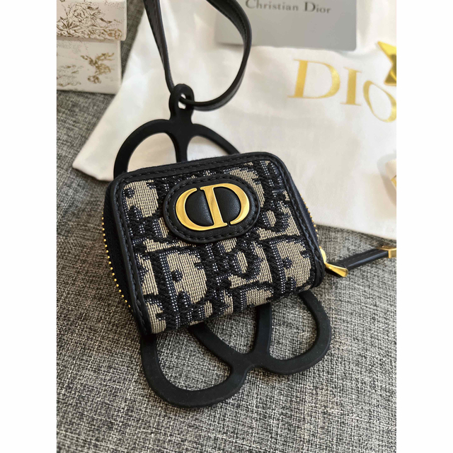 Dior(ディオール)のディオール　スマホケース　スマホストラップ　AirPods スマホ/家電/カメラのスマホアクセサリー(iPhoneケース)の商品写真